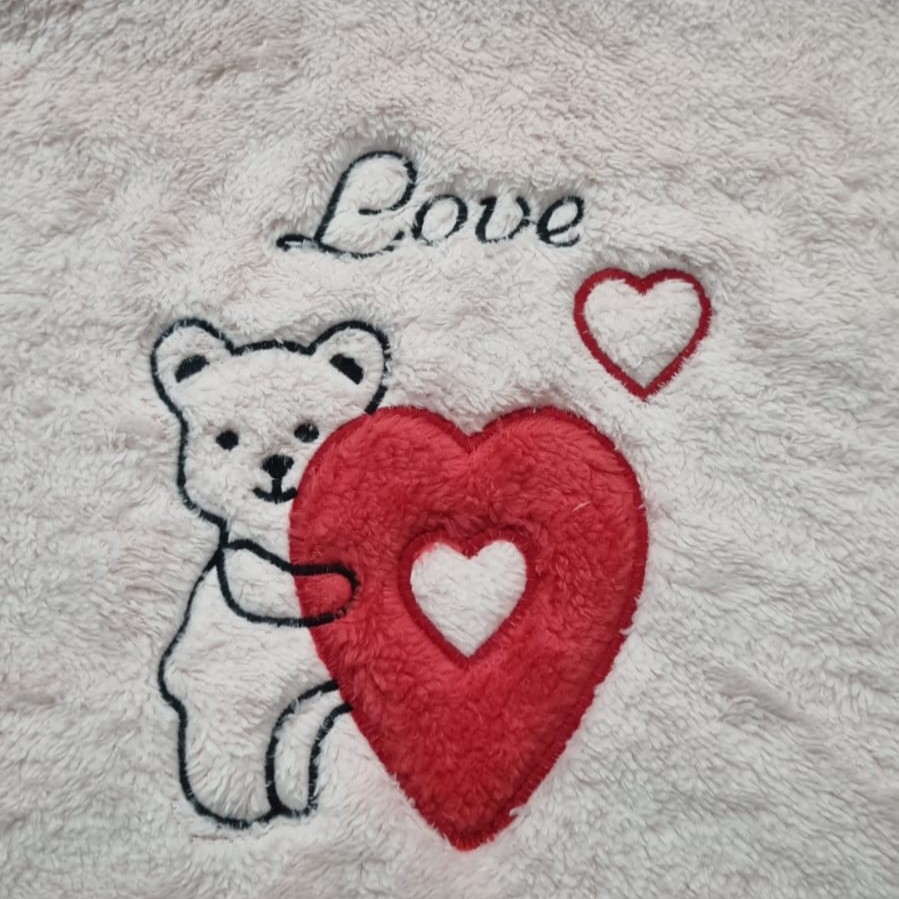 Yıldız Nakış atölyesinde nakış makineleri ve üretim süreci